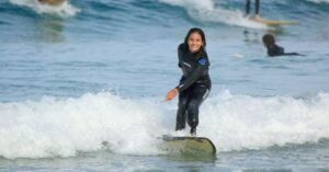 Jimena Ruiz, de Guanacaste, destacó como la tica más joven en participar en el Mundial de Surf Adaptado.